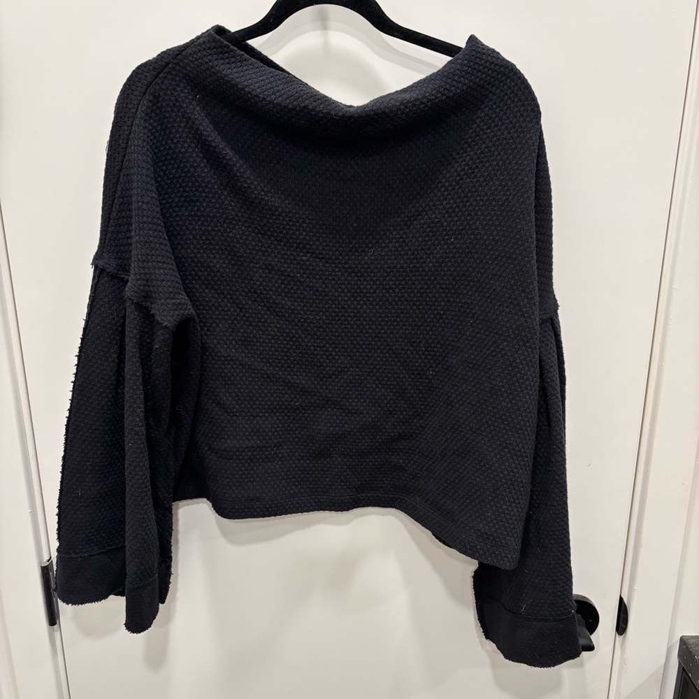 Free People Small Black Relaxed Neck Flare Sleeve Sweater